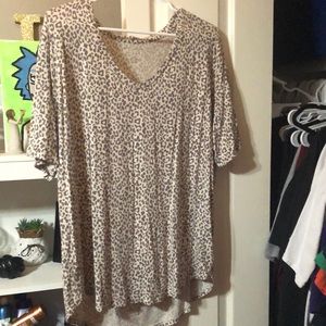Large soft and sexy American eagle tee